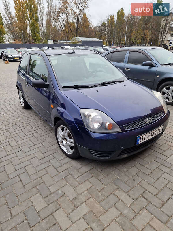 Хэтчбек Ford Fiesta 2004 в Кременчуге фото Хэтчбек Ford Fiesta 2004 в Кременчуге