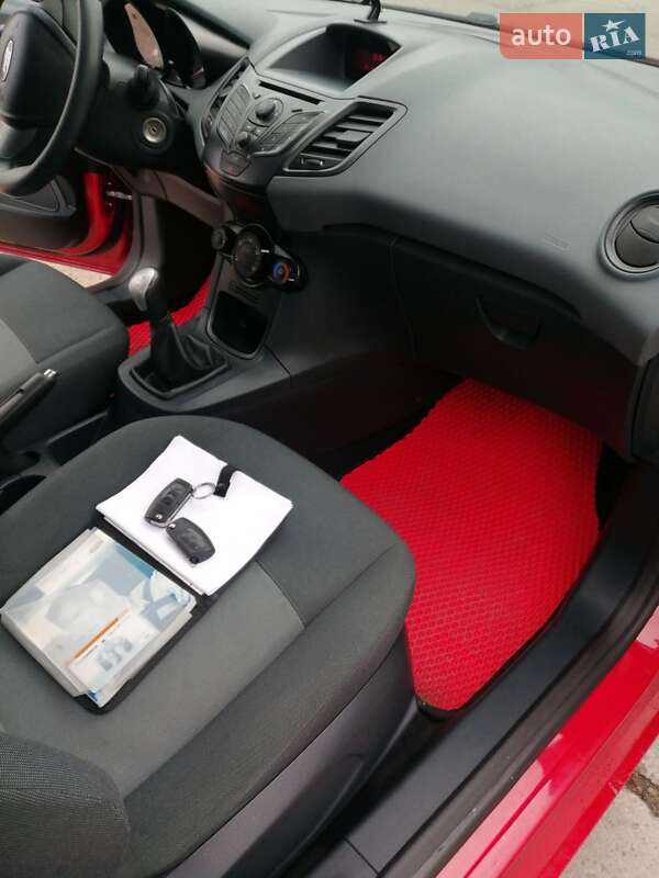 Хетчбек Ford Fiesta 2011 в Черкасах фото 8 Хетчбек Ford Fiesta 2011 в Черкасах