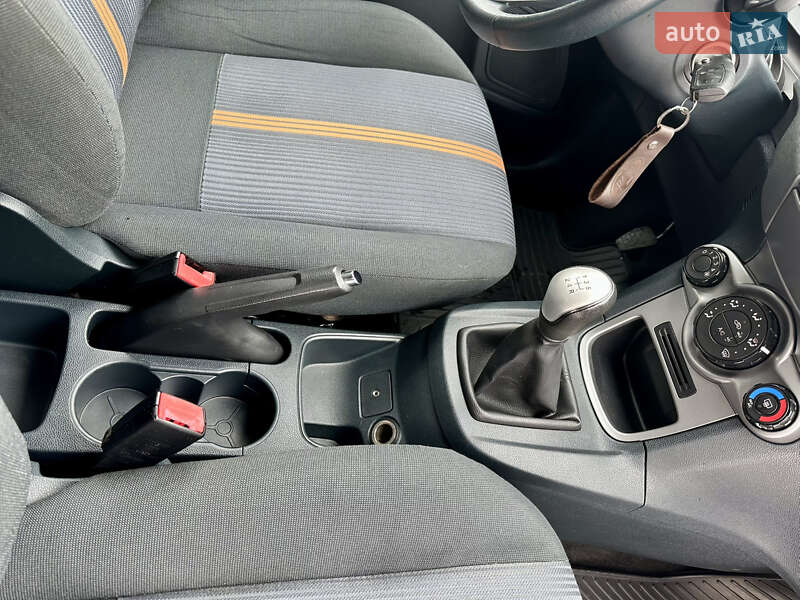 Хетчбек Ford Fiesta 2011 в Житомирі