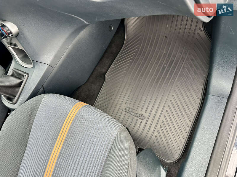 Хетчбек Ford Fiesta 2011 в Житомирі