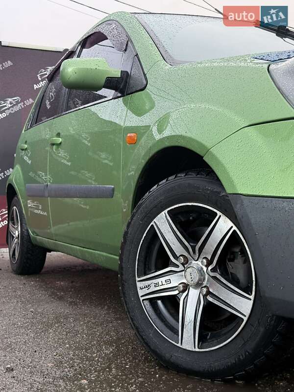 Хэтчбек Ford Fiesta 2006 в Сумах