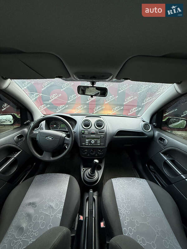 Хэтчбек Ford Fiesta 2006 в Сумах