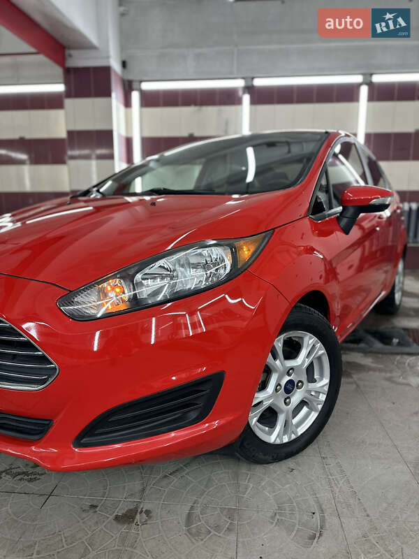 Седан Ford Fiesta 2016 в Львове