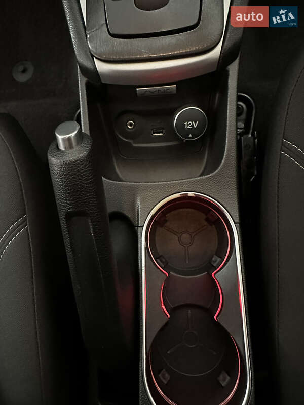 Седан Ford Fiesta 2016 в Львове