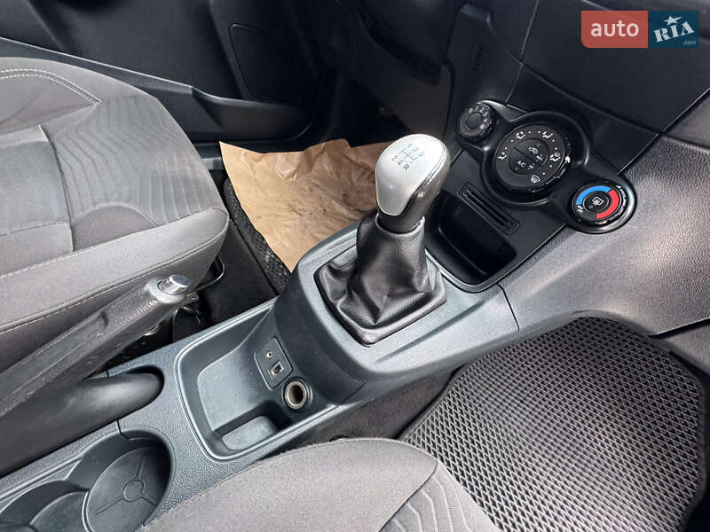 Хетчбек Ford Fiesta 2011 в Запоріжжі фото 25 Хетчбек Ford Fiesta 2011 в Запоріжжі