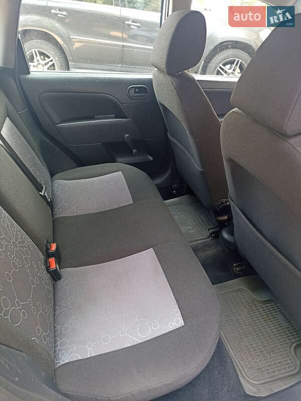 Хетчбек Ford Fiesta 2007 в Чернігові