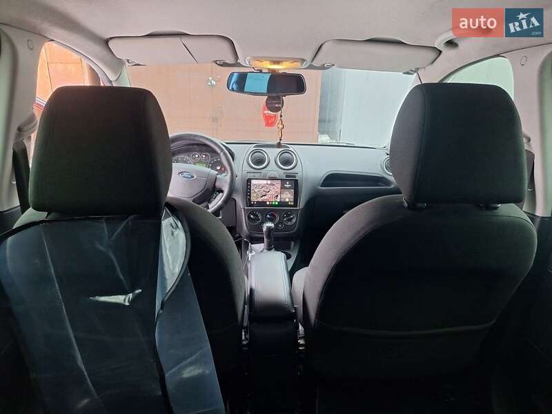 Хэтчбек Ford Fiesta 2006 в Кривом Роге