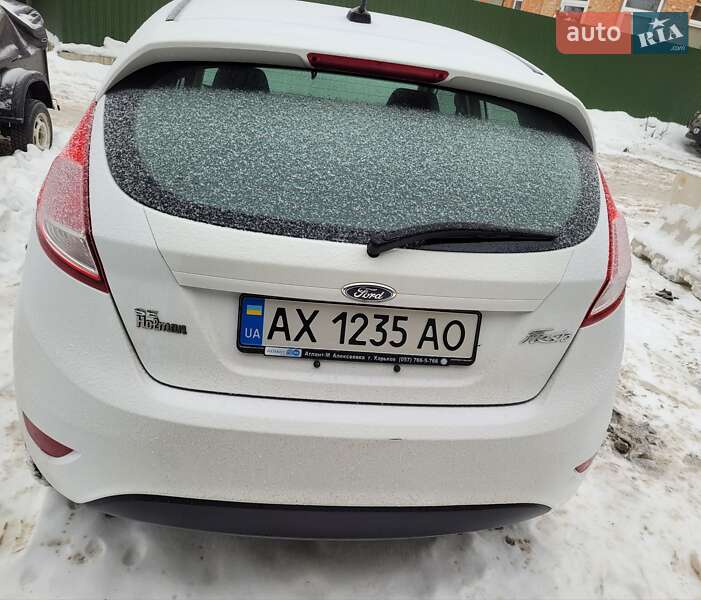 Хетчбек Ford Fiesta 2015 в Києві