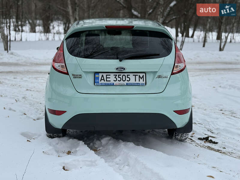 Хетчбек Ford Fiesta 2016 в Павлограді