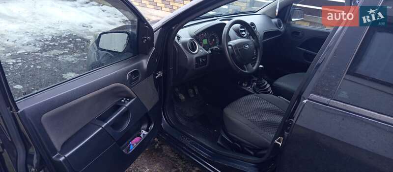 Хэтчбек Ford Fiesta 2007 в Ивано-Франковске