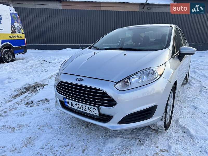 Седан Ford Fiesta 2016 в Києві