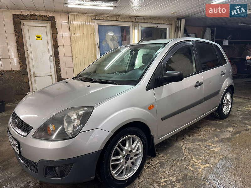 Хетчбек Ford Fiesta 2008 в Кропивницькому
