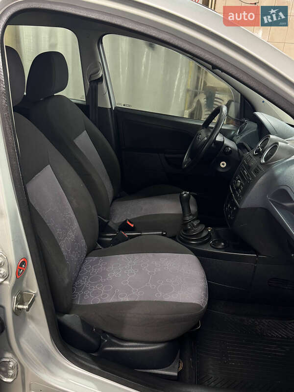 Хетчбек Ford Fiesta 2008 в Кропивницькому