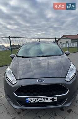 Хэтчбек Ford Fiesta 2016 в Ужгороде