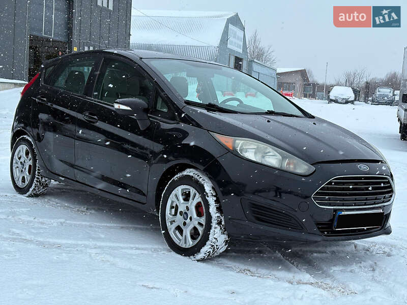 Хетчбек Ford Fiesta 2016 в Львові