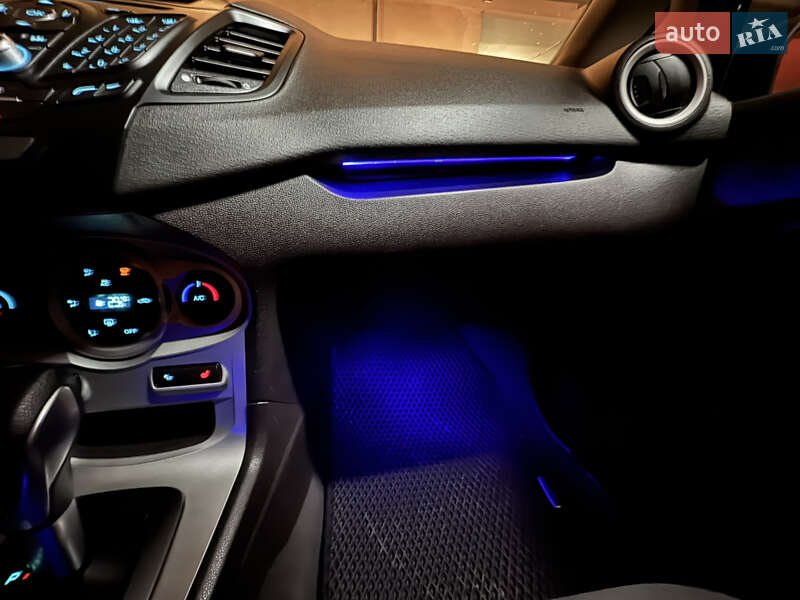 Хетчбек Ford Fiesta 2013 в Києві