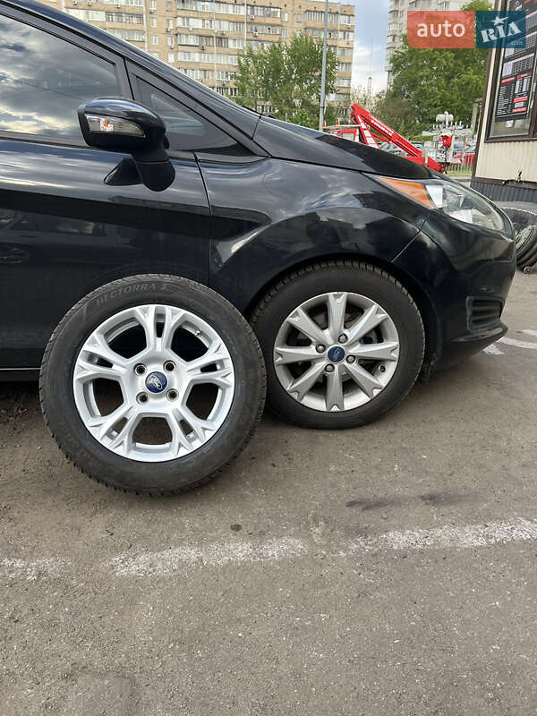 Хетчбек Ford Fiesta 2013 в Києві