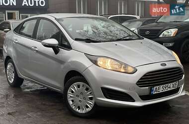 Седан Ford Fiesta 2016 в Днепре