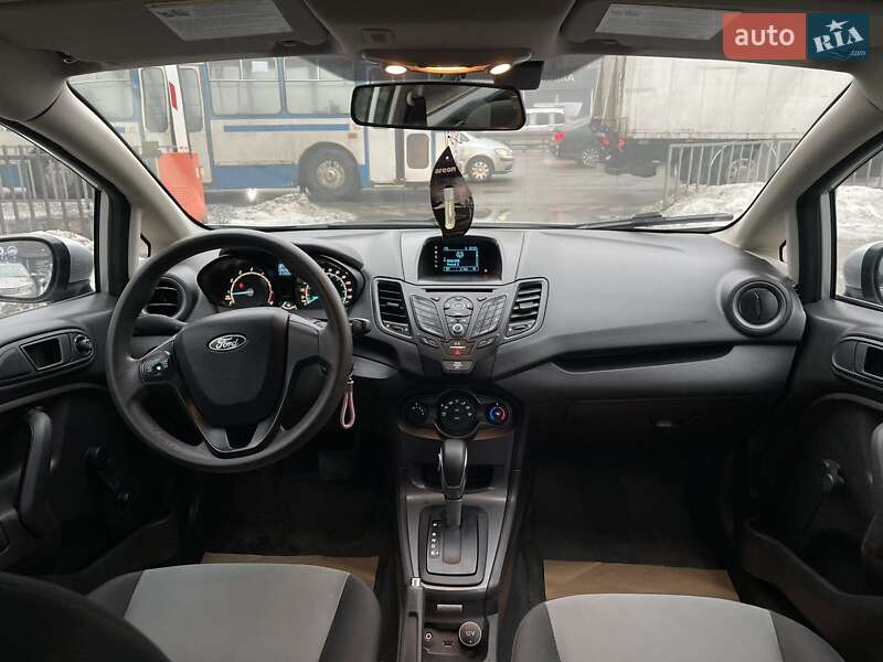 Седан Ford Fiesta 2016 в Дніпрі