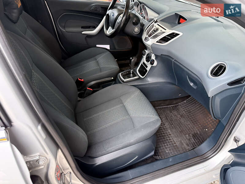 Хэтчбек Ford Fiesta 2010 в Чернигове