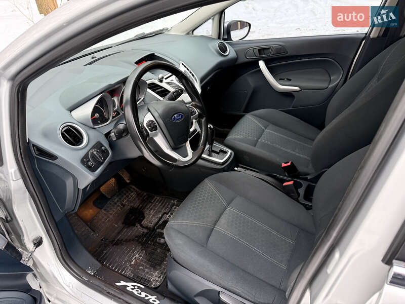 Хэтчбек Ford Fiesta 2010 в Чернигове