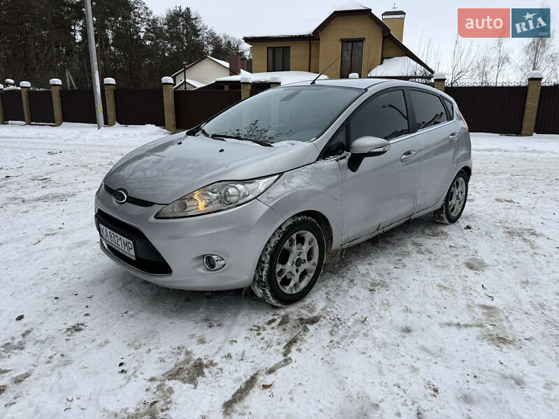 Хэтчбек Ford Fiesta 2010 в Чернигове