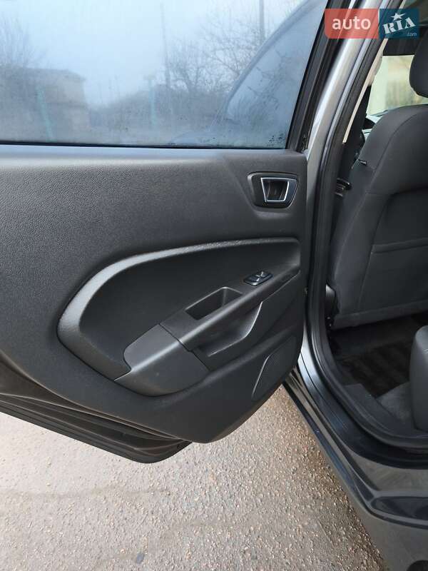 Хэтчбек Ford Fiesta 2014 в Кривом Роге фото 5 Хэтчбек Ford Fiesta 2014 в Кривом Роге