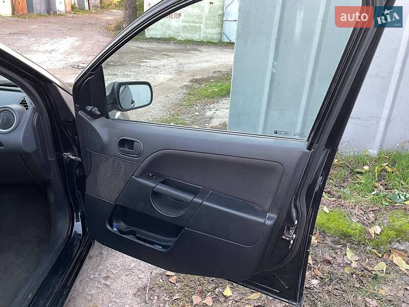 Хэтчбек Ford Fiesta 2008 в Запорожье