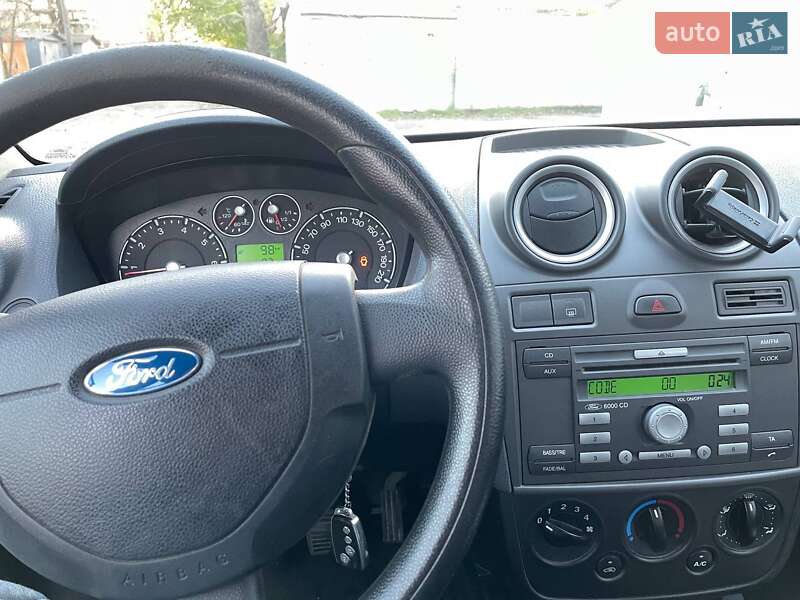 Хэтчбек Ford Fiesta 2008 в Запорожье