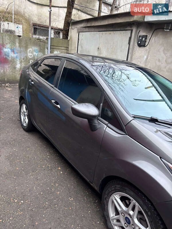 Седан Ford Fiesta 2017 в Одесі
