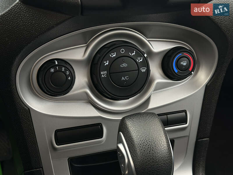 Седан Ford Fiesta 2017 в Миколаєві