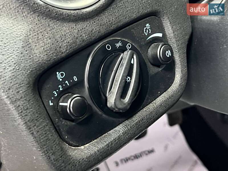Хэтчбек Ford Fiesta 2014 в Одессе фото 10 Хэтчбек Ford Fiesta 2014 в Одессе