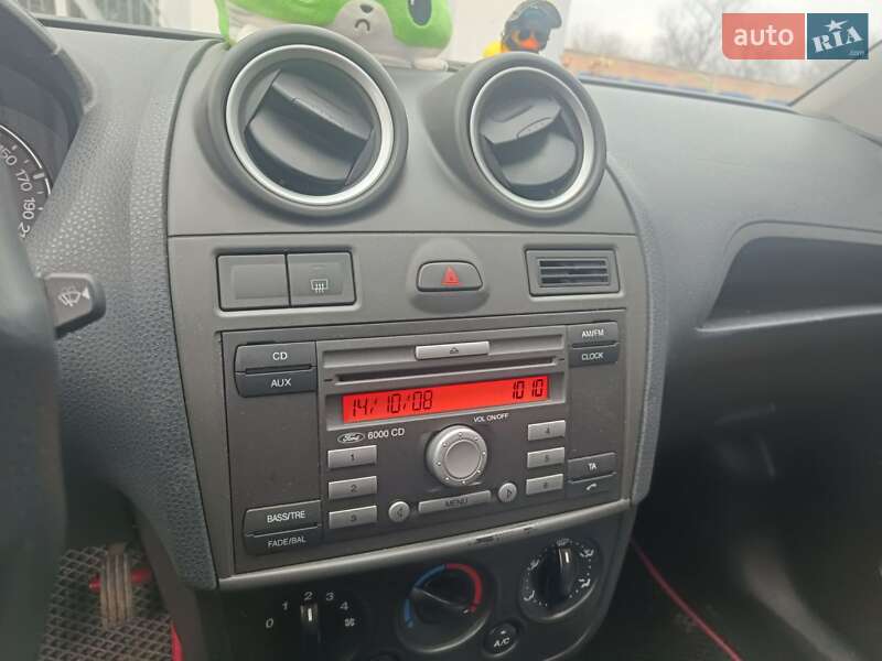 Хэтчбек Ford Fiesta 2008 в Онуфриевке фото 6 Хэтчбек Ford Fiesta 2008 в Онуфриевке