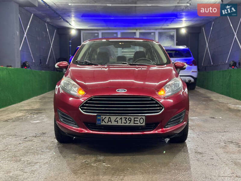 Седан Ford Fiesta 2014 в Киеве