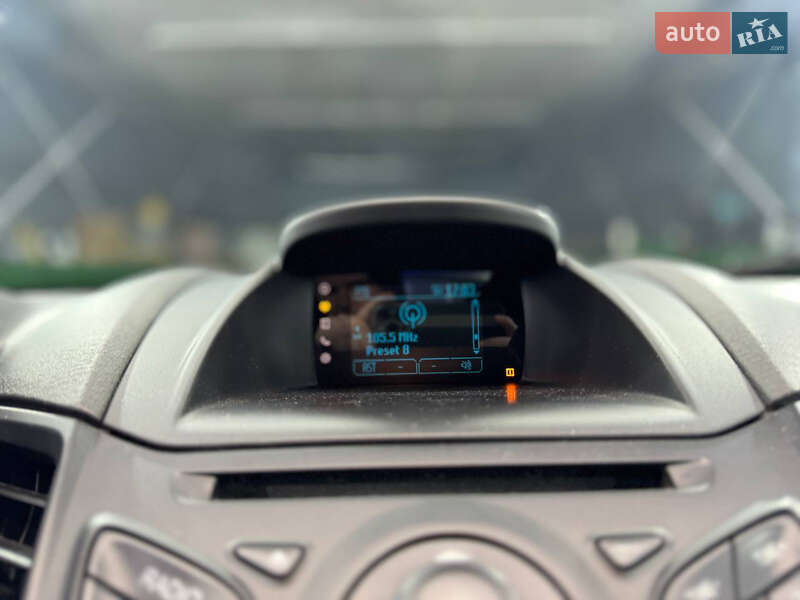 Седан Ford Fiesta 2014 в Киеве