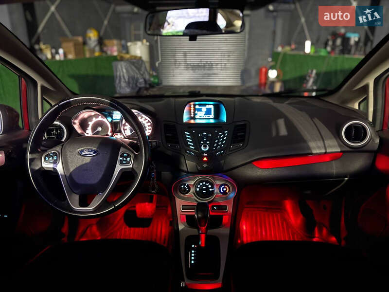 Седан Ford Fiesta 2014 в Киеве