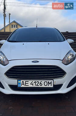 Хэтчбек Ford Fiesta 2015 в Кривом Роге