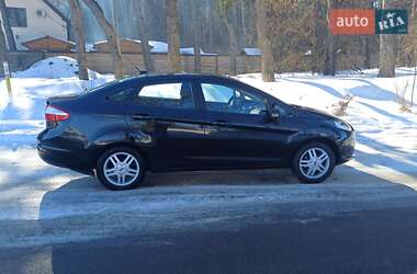 Седан Ford Fiesta 2015 в Житомире