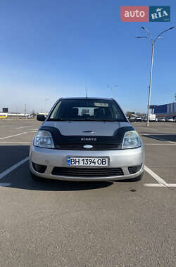 Хэтчбек Ford Fiesta 2003 в Одессе