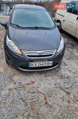Седан Ford Fiesta 2012 в Ржищеве