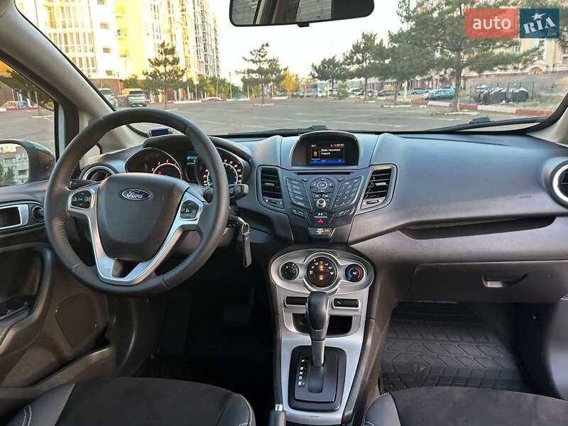 Хэтчбек Ford Fiesta 2015 в Николаеве