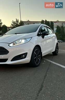 Хетчбек Ford Fiesta 2015 в Миколаєві