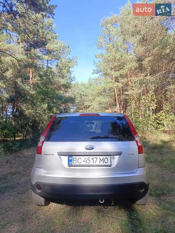 Хэтчбек Ford Fiesta 2006 в Шептицькому