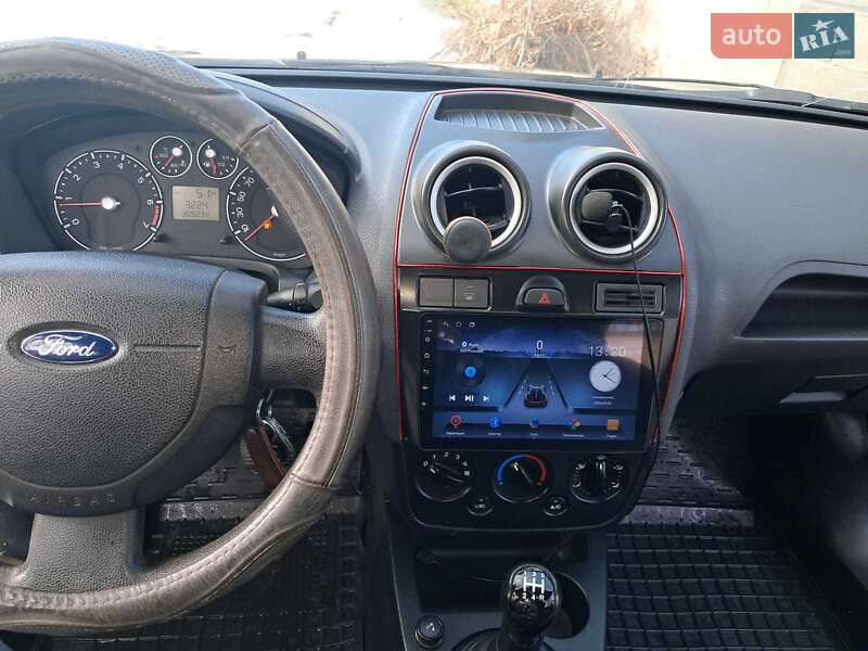 Хэтчбек Ford Fiesta 2006 в Киеве