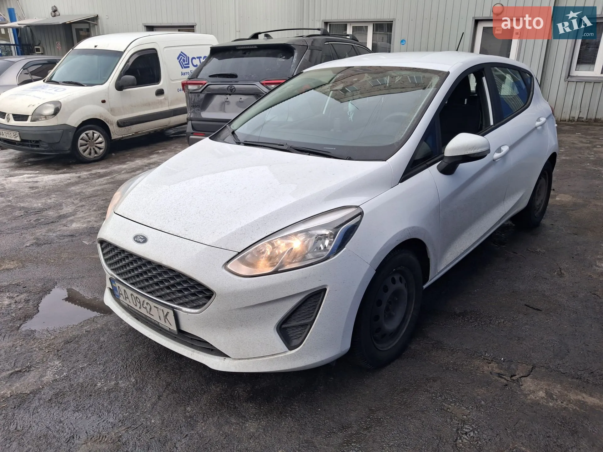 2018 Ford Fiesta - фото 1