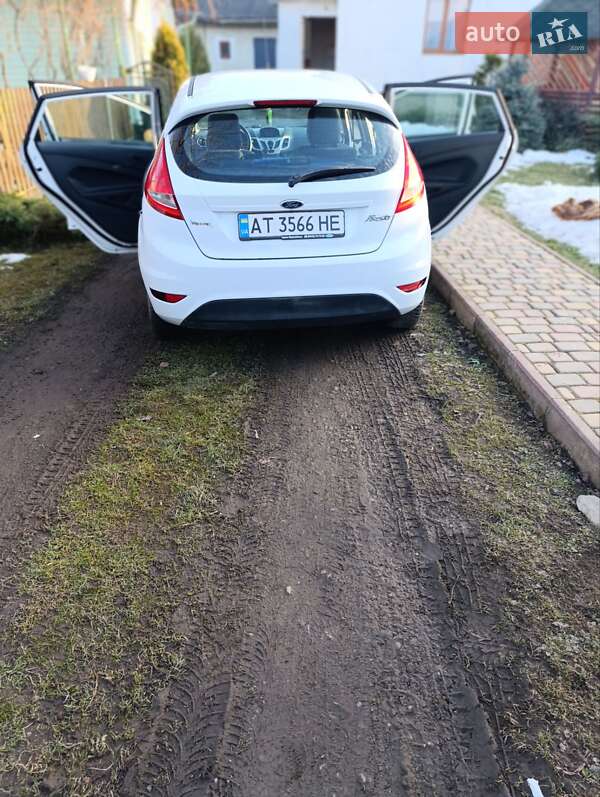 Хэтчбек Ford Fiesta 2012 в Стрые