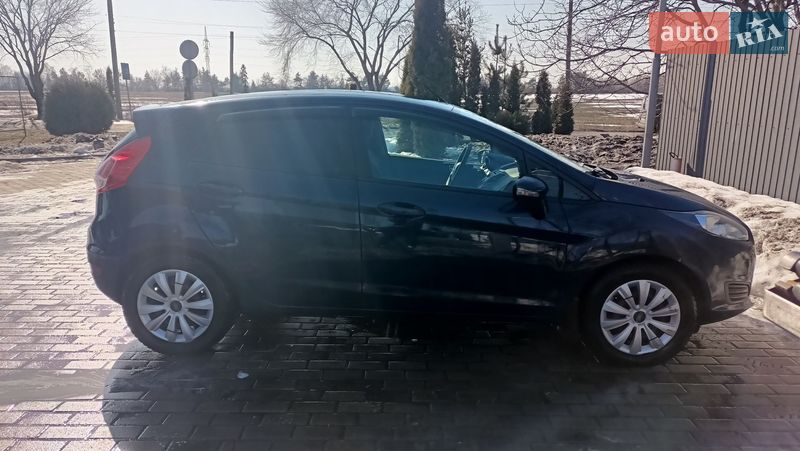 Хэтчбек Ford Fiesta 2013 в Ровно