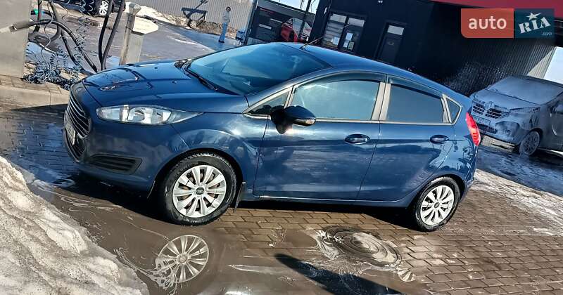 Хэтчбек Ford Fiesta 2013 в Ровно