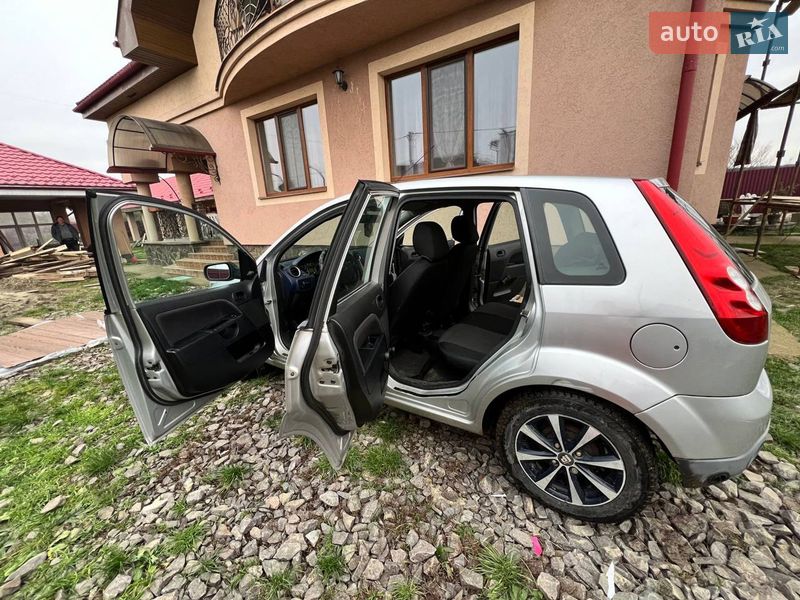 Хетчбек Ford Fiesta 2007 в Ужгороді