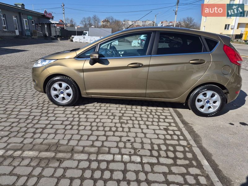Хэтчбек Ford Fiesta 2011 в Стрые